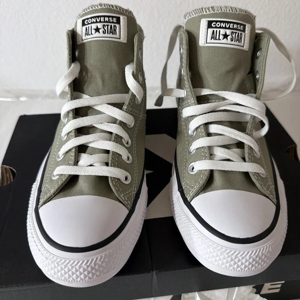 Converse Women's 9 Chuck Taylor Madison Mid Top Padded Sneakers New Sage Green